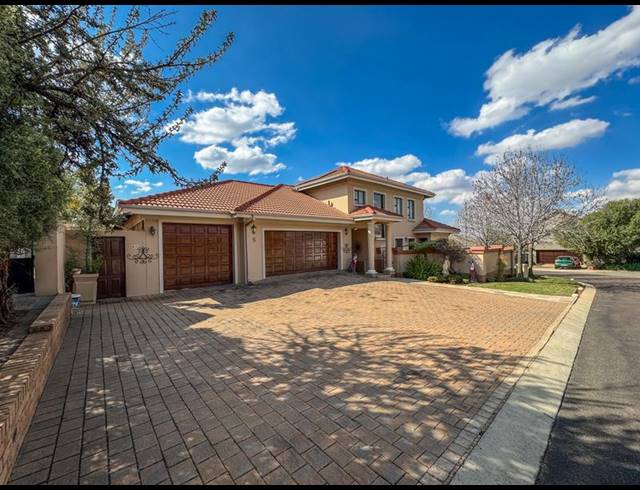 4 BEDROOM HOUSE FOR SALE IN MIDLANDS ESTATE